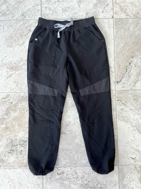 Figs Pants - FIGS Bristol Slim Mid Rise Tapered Jogger Scrub Pants in Black (PO #1556), Small